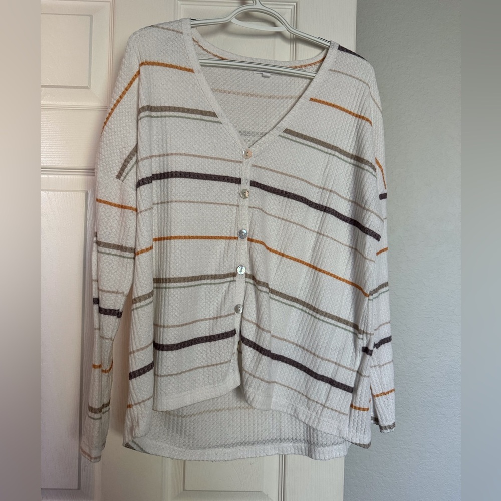 Cute lightweight waffle ls top. Sz lg
